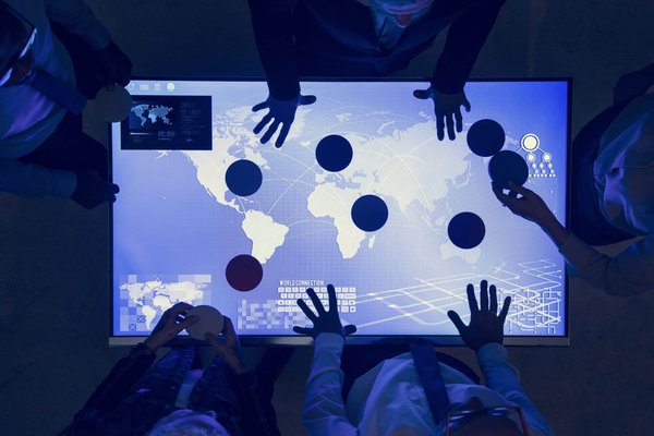 Comment les nouvelles technologies de batteries lithium-ion améliorent-elles l'autonomie des véhicules électriques comme la BMW i3?